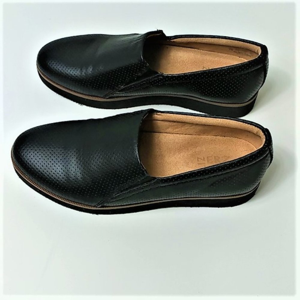 Naturalizer - Zophie 2 Slip On Loafers - Picture 2 of 8